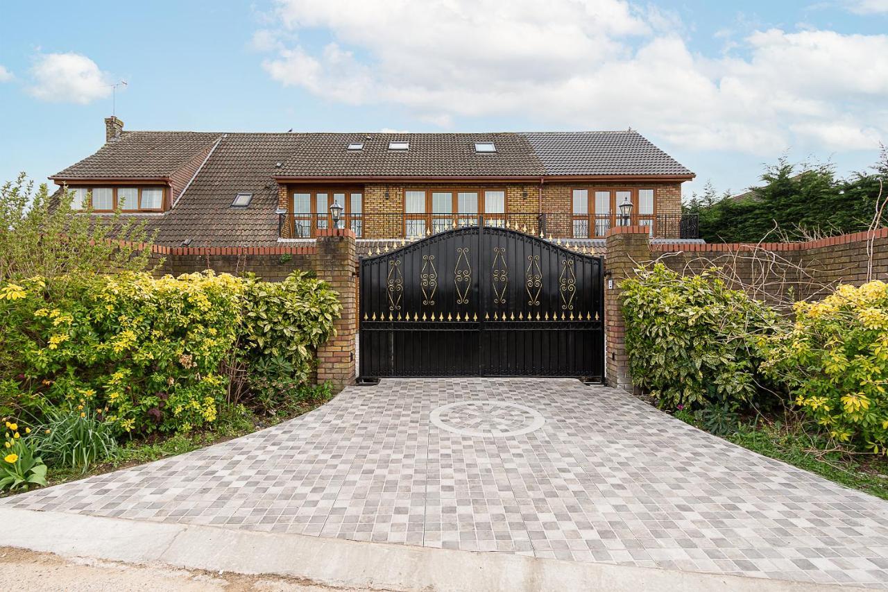 Boutique Green Acre Views Slough Buitenkant foto