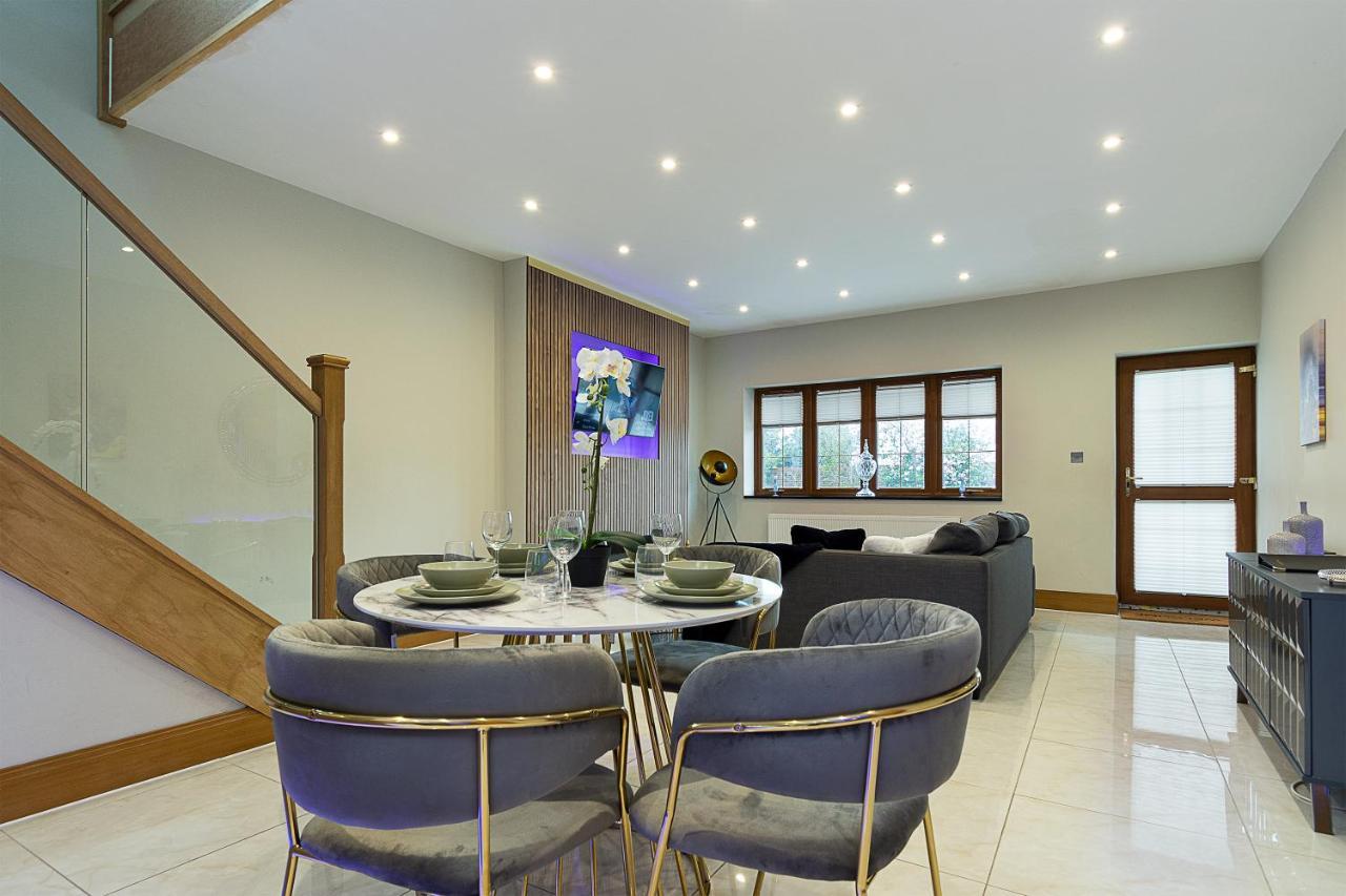 Boutique Green Acre Views Slough Buitenkant foto
