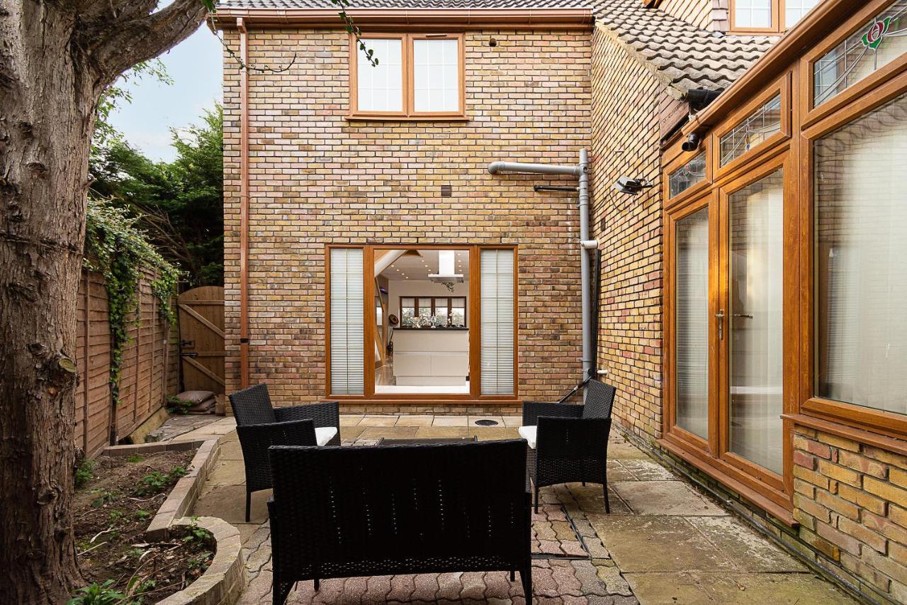 Boutique Green Acre Views Slough Buitenkant foto